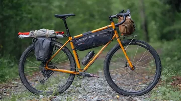 Cinci motive pentru care o bicicletă gravel merită investiția!