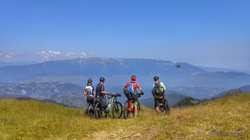 Cinci motive pentru care mersul în natură pe MTB face bine!