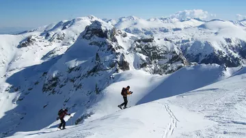 Schi de tură în munții Pirin și Rila