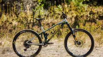 Mondraker Super Foxy testat de revista AMB